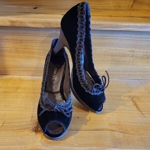 Diane B black/dark brown velour ruffle detail peep toe heels 37.5/7.5